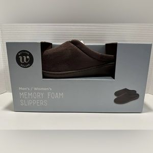 Wayland Square Slippers Gray Memory Foam Women's, Small (7-8)